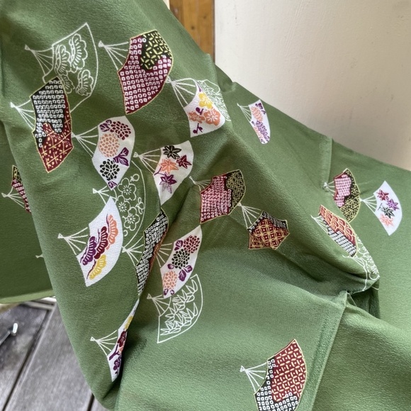 Japanese Vintage Green Hayashi Kimono Scarf w/ multicolor Fan design - Picture 3 of 3